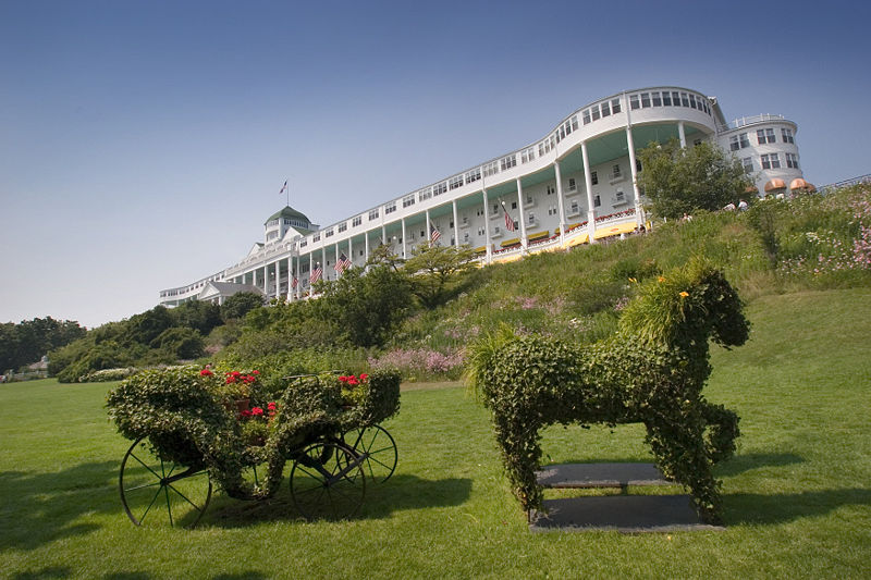 MACKINAC ISLAND - MICHIGAN CIRCLE TOUR